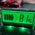 Как измерить напряжение автомобильного аккумулятора мультиметром