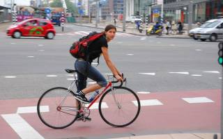 Можно ли велосипедисту ездить по дороге